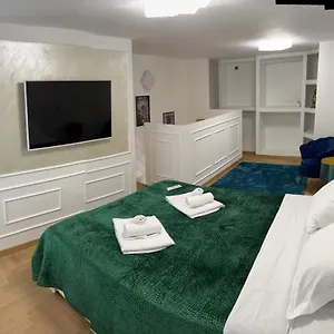 https://parioli-luxury-suite.it-romehotels.com