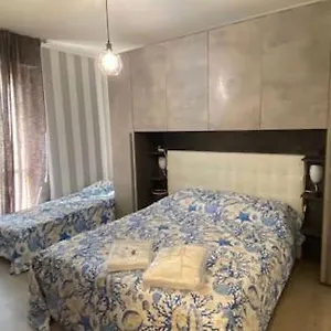 https://nene-al-mare-appartamento-con-posto-auto-wifi-e-idromassaggio.hotelitalianriviera.com